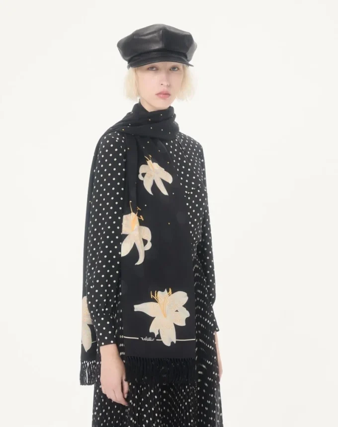 Apres L’Hiver Lilium Silk Scarf