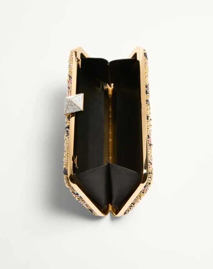 Carry Secrets Minaudiere With Rhinestones Apres L’Hiver Motif Carry Secrets Minaudiere With Rhinestones Apres L’Hiver Motif