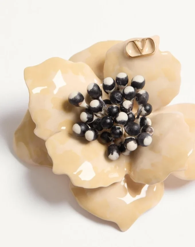 Fleur Lumineuse Brooch in Metal, Enamel and Fabric