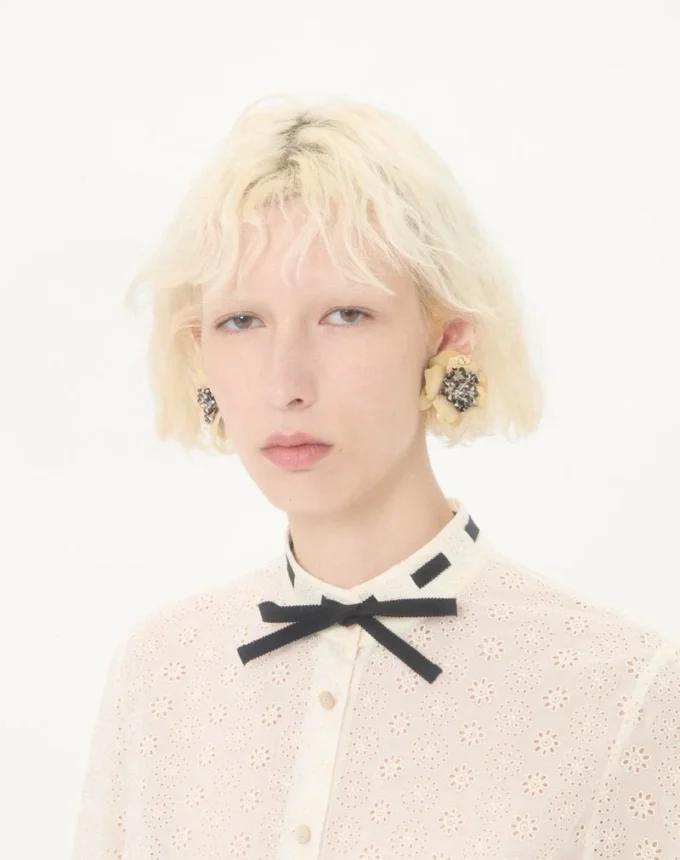 Fleur Lumineuse Earring in Metal, Enamel and Fabric