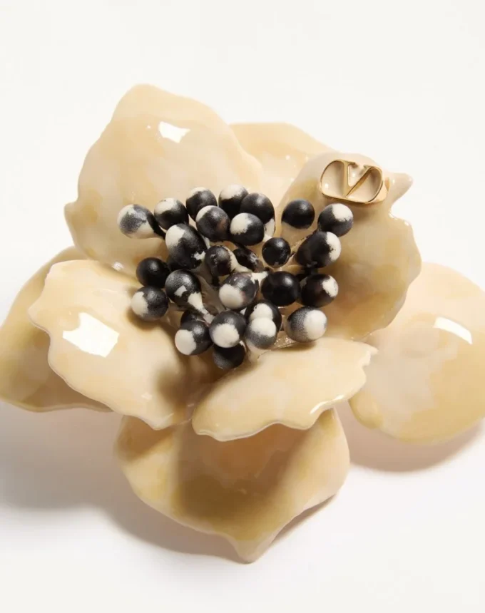 Fleur Lumineuse Earring in Metal, Enamel and Fabric