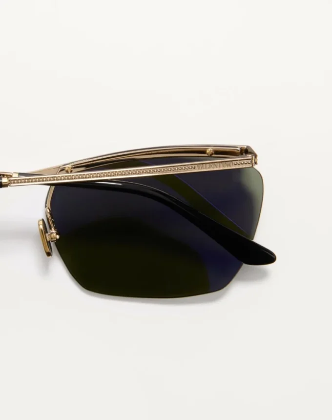 Floating Rimless Metal Glasses