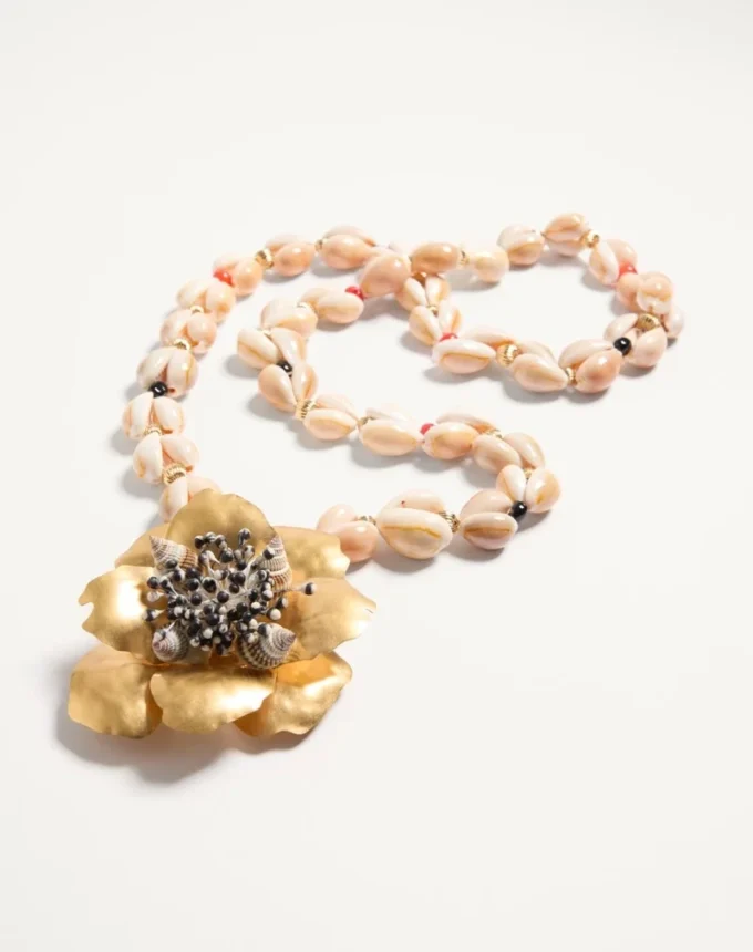 Jardin Aquatique Necklace In Metal, Fabric, Shells, Coral And Onyx