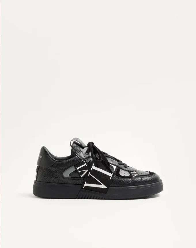 Low-Top Calfskin Vl7N Sneaker With Bands