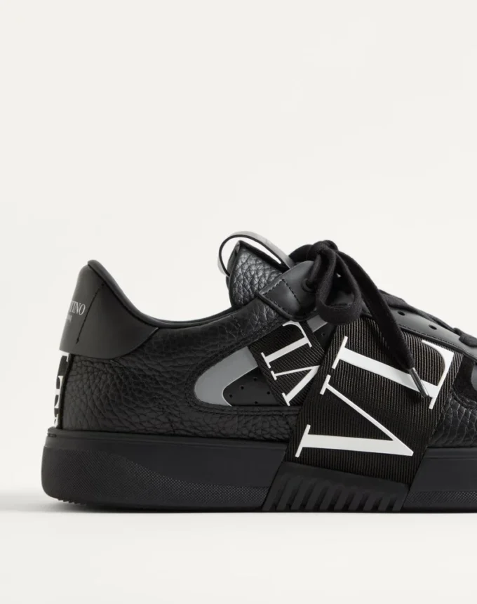 Low-Top Calfskin Vl7N Sneaker With Bands