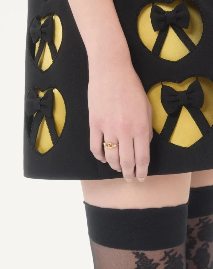 Ovalette Ring in Metal and Swarovski® Crystals