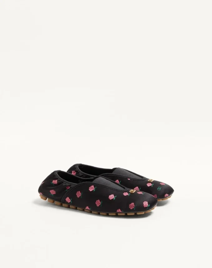 Rhytmika Slipper In Jacquard Rose Fabric