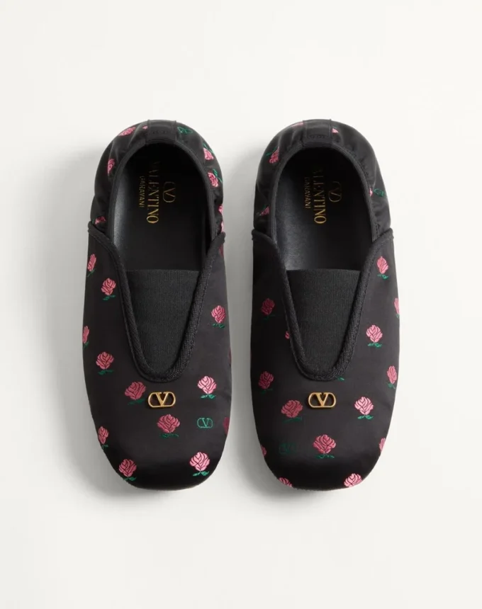 Rhytmika Slipper In Jacquard Rose Fabric