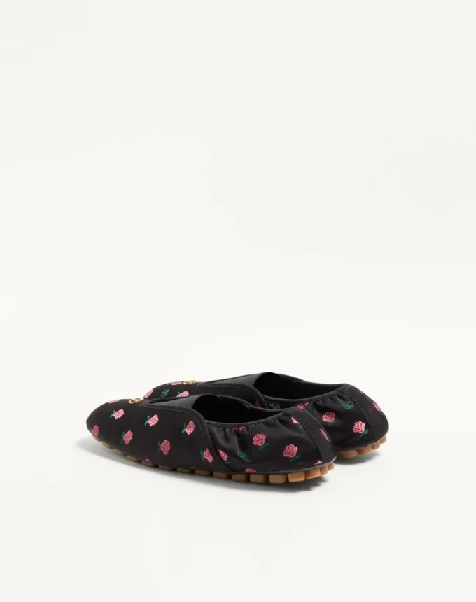 Rhytmika Slipper In Jacquard Rose Fabric