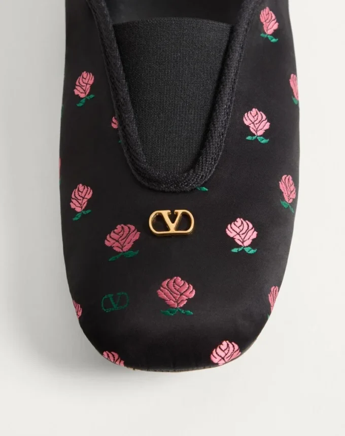 Rhytmika Slipper In Jacquard Rose Fabric