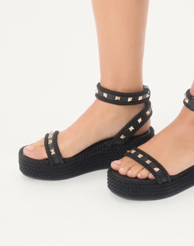 Rockstud Flatform Sandal In Calfskin 45Mm