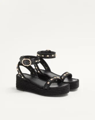 Rockstud Flatform Sandal In Calfskin 45Mm