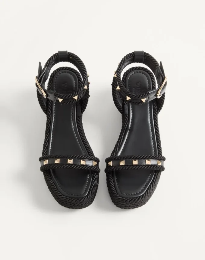 Rockstud Flatform Sandal In Calfskin 45Mm