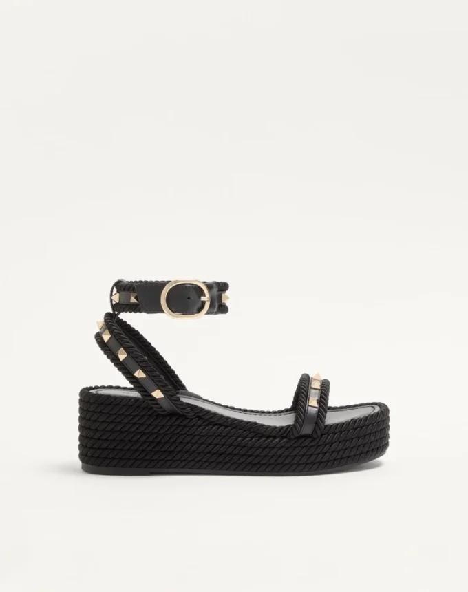 Rockstud Flatform Sandal In Calfskin 45Mm