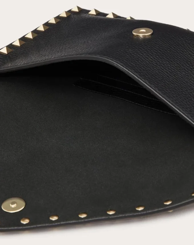 Rockstud Grainy Calfskin Pouch Rockstud Grainy Calfskin Pouch