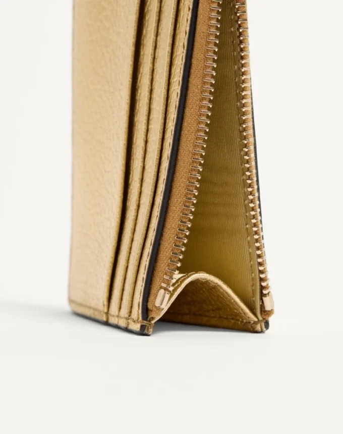 Rockstud Laminated Grainy Calfskin Card Holder With Zipper