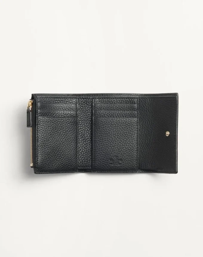 Rockstud Trifold Wallet In Grainy Calfskin Rockstud Trifold Wallet In Grainy Calfskin
