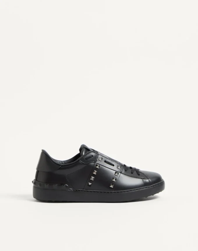 Rockstud Untitled Sneaker In Calfskin Leather