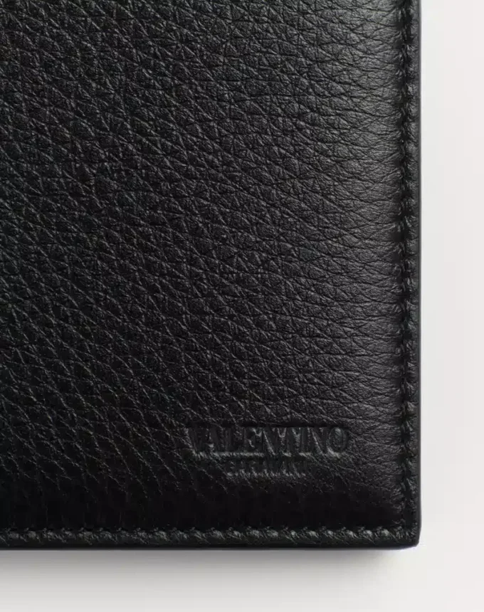 Rockstud Wallet In Grainy Calfskin