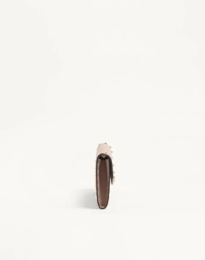 Rockstud Wallet With Chain In Grainy Calfskin