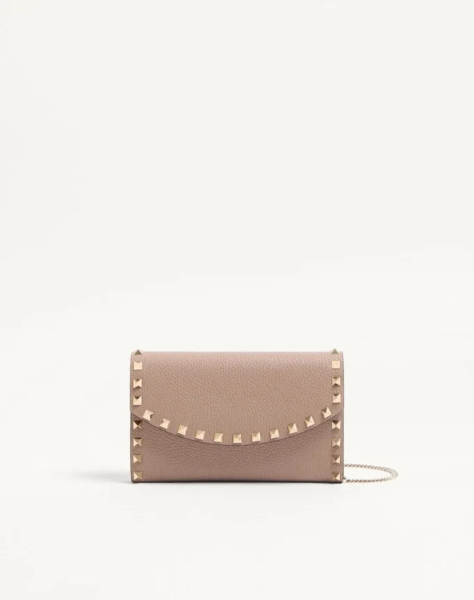 Rockstud Wallet With Chain In Grainy Calfskin