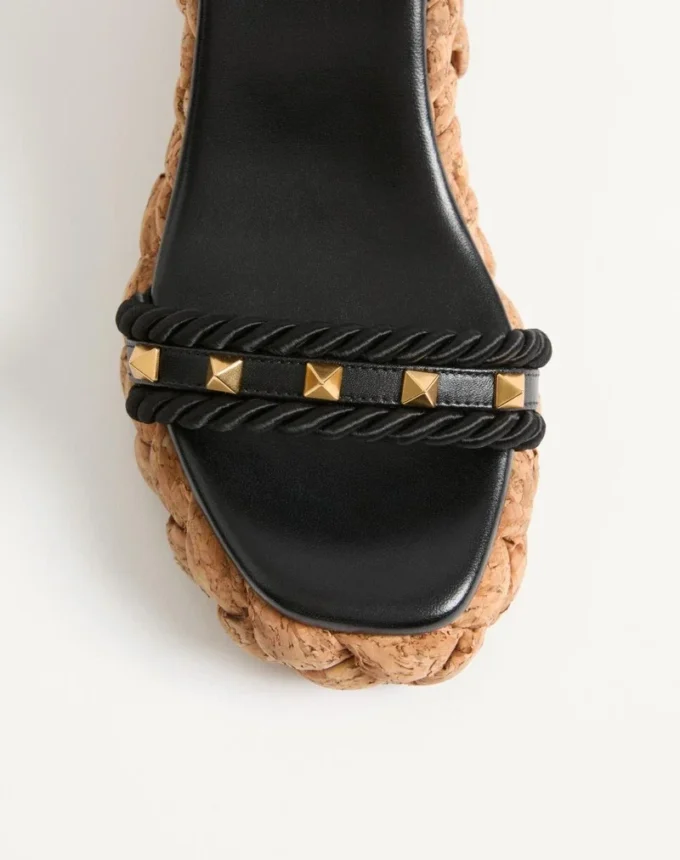 ROCKSTUD WEDGE IN CALFSKIN 100MM