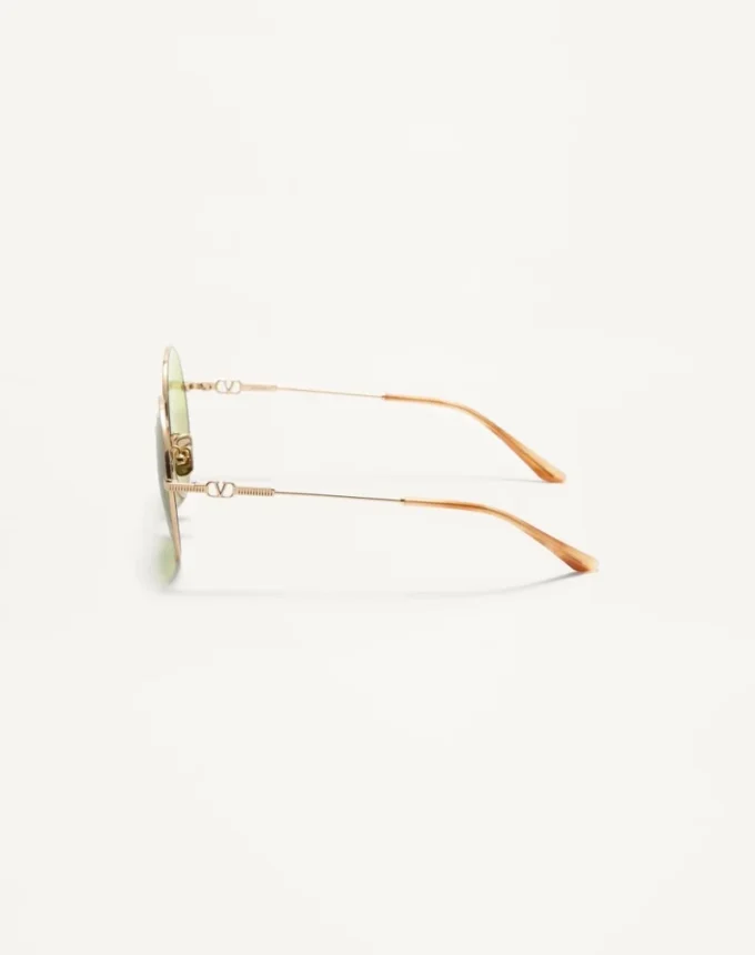 Round Oversized Metal Frame