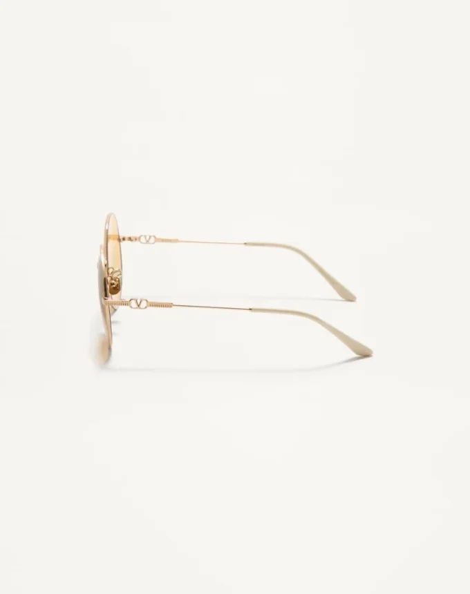 Round Oversized Metal Frame