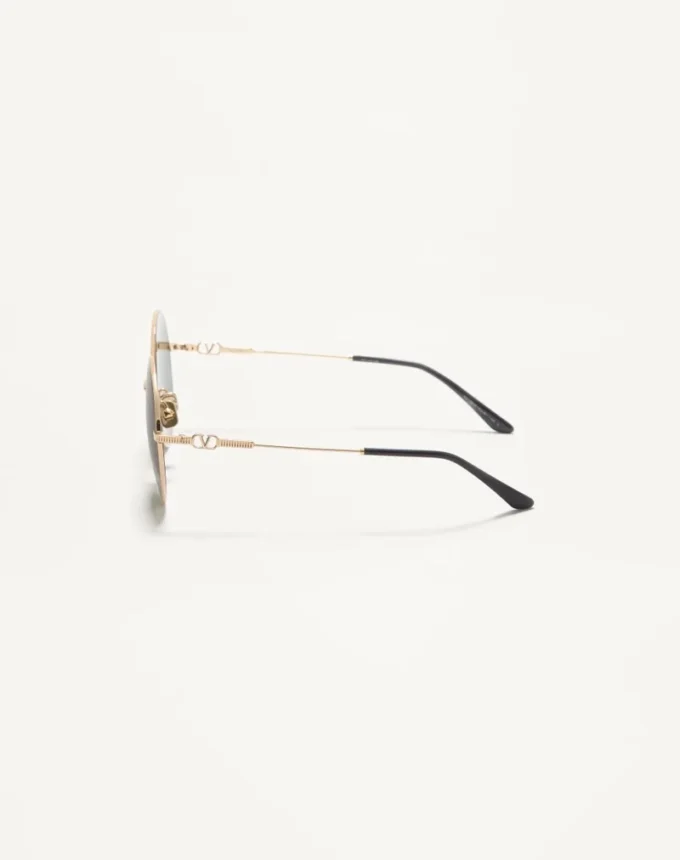 Round Oversized Metal Frame