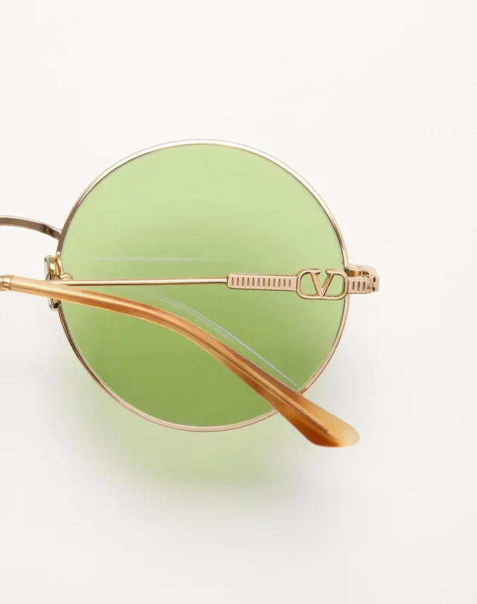 Round Oversized Metal Frame