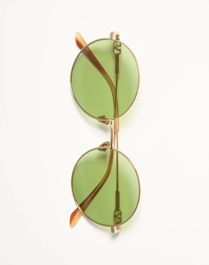 Round Oversized Metal Frame