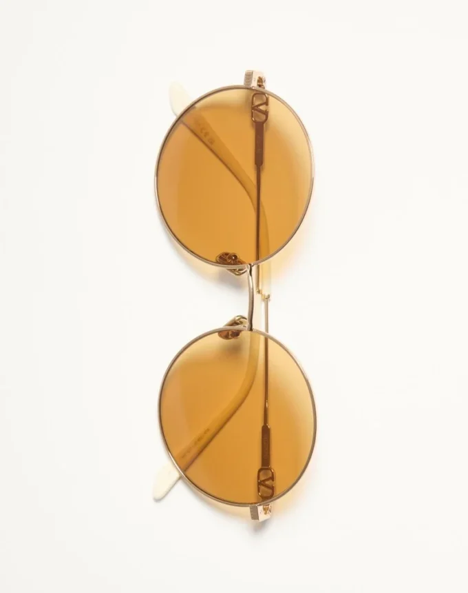 Round Oversized Metal Frame