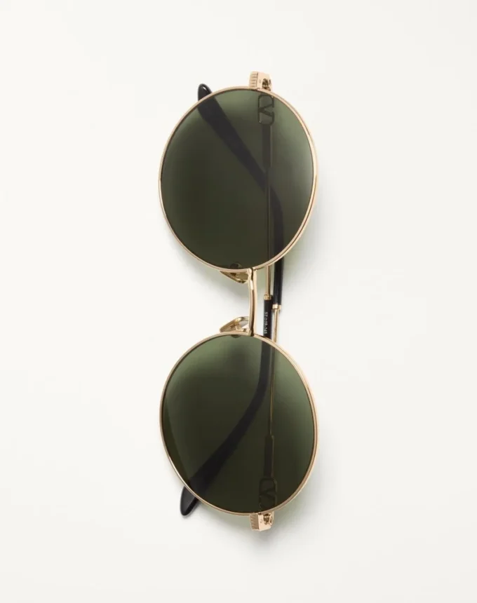 Round Oversized Metal Frame