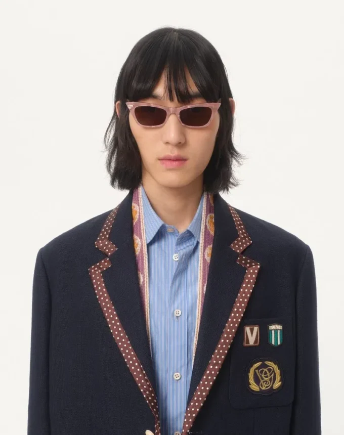 Single-Breasted Linen Jacket With Beaded Embroidery And Patches Single-Breasted Linen Jacket With Beaded Embroidery And Patches