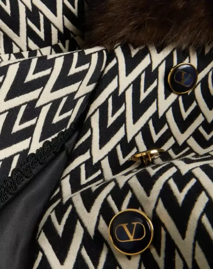 Toute La V Jacquard Coat