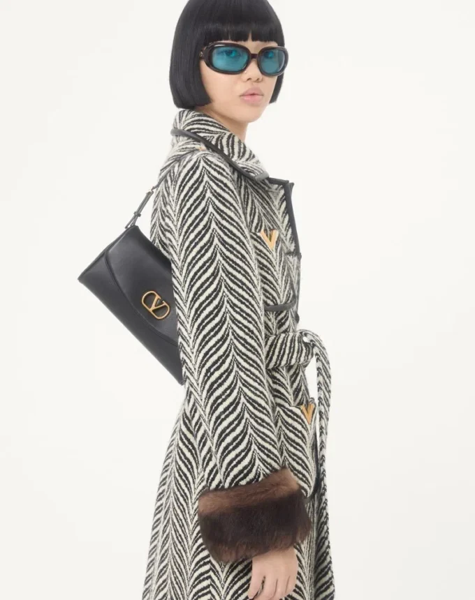 Valentino Garavani DeVain Small Nappa Shoulder Bag Valentino Garavani DeVain Small Nappa Shoulder Bag