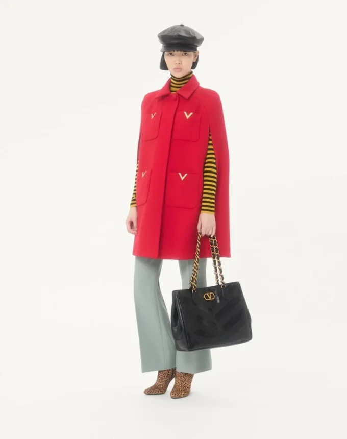 Valentino Garavani Laseine Shopping Bag In Nappa Leather With A Chevron Pattern