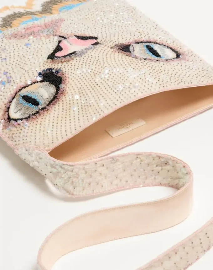 Valentino Garavani Le Chat De La Maison Embroidered Shoulder Bag With Fringes Valentino Garavani Le Chat De La Maison Embroidered Shoulder Bag With Fringes