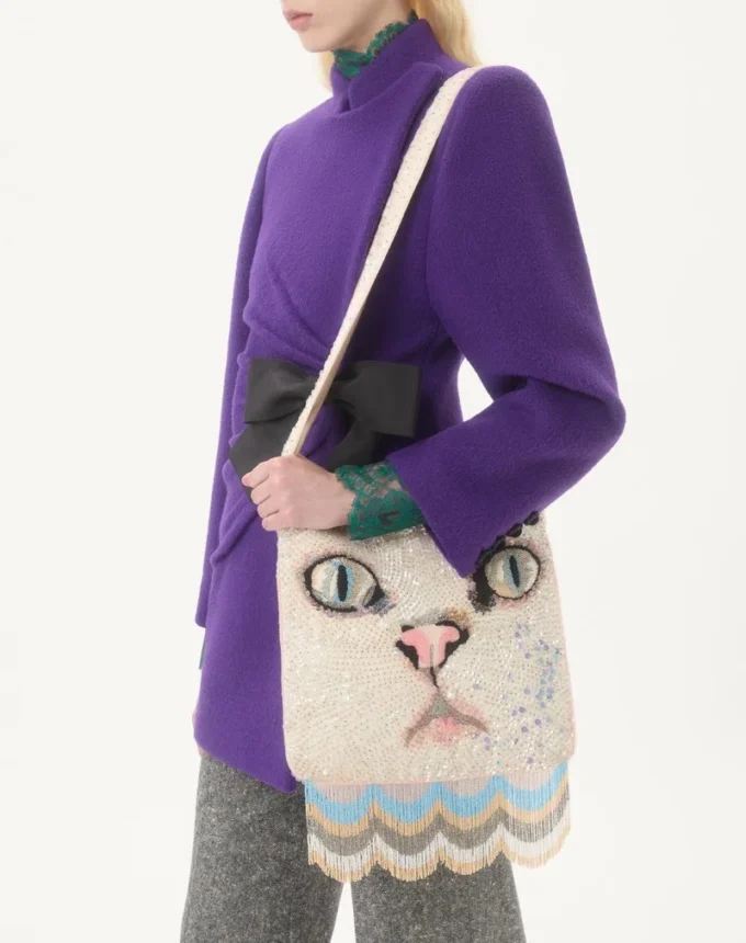 Valentino Garavani Le Chat De La Maison Embroidered Shoulder Bag With Fringes Valentino Garavani Le Chat De La Maison Embroidered Shoulder Bag With Fringes