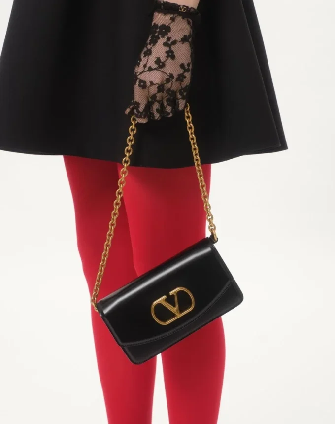 Valentino Garavani Vain Clutch Bag In Shiny Calfskin Valentino Garavani Vain Clutch Bag In Shiny Calfskin