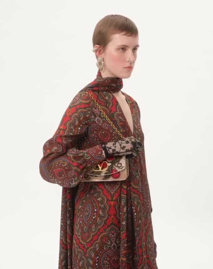 Valentino Garavani Vain Embroidered Shoulder Clutch With Cherryfic Pattern