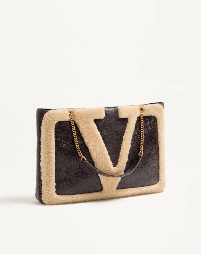Valentino Garavani Viva Superstar Medium Shopping Bag In Shearling.