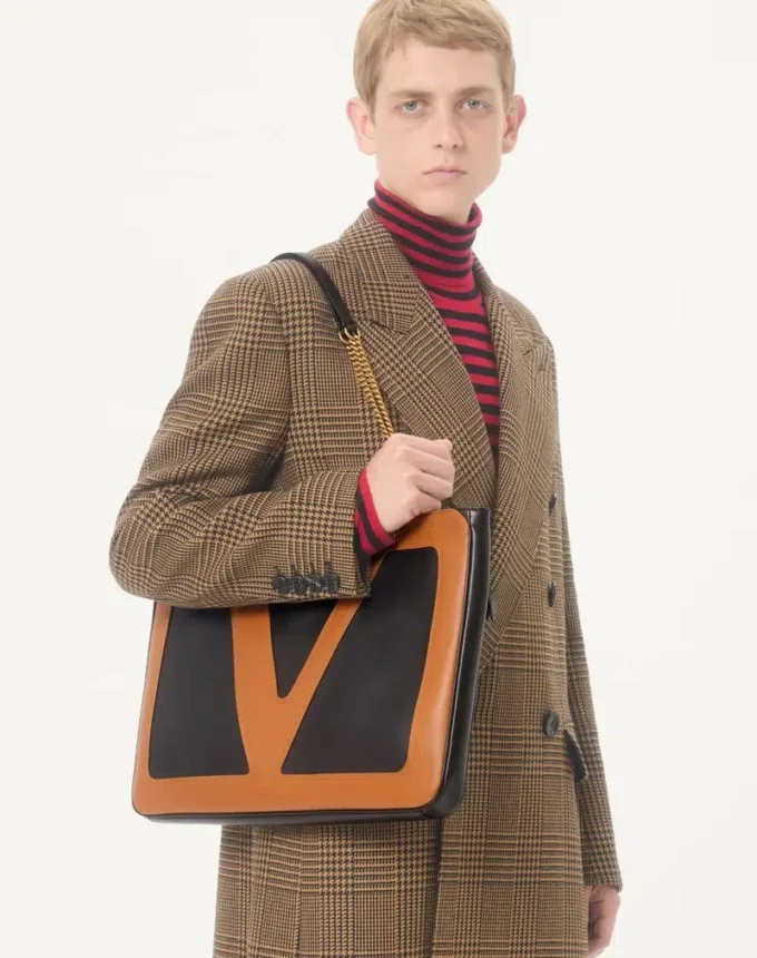 Valentino Garavani Viva Superstar Nappa Leather Shopper