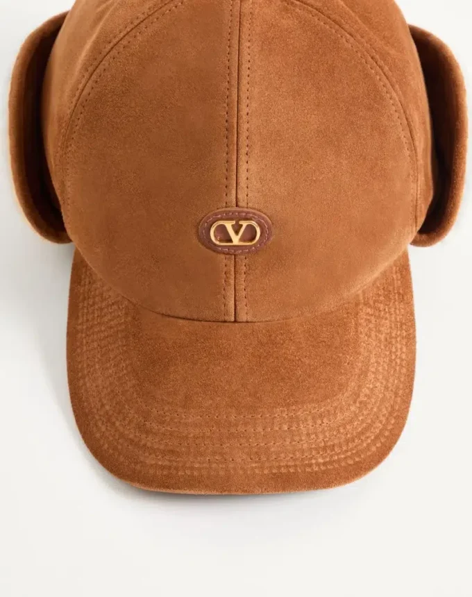 Valentino Garavani Vlogo Signature Baseball Cap in Suede and Sheepskin