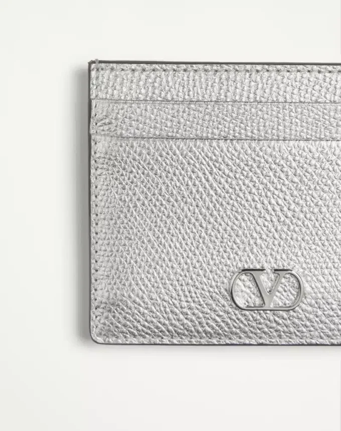 VLogo Signature Cardholder In Laminated Grainy Calfskin