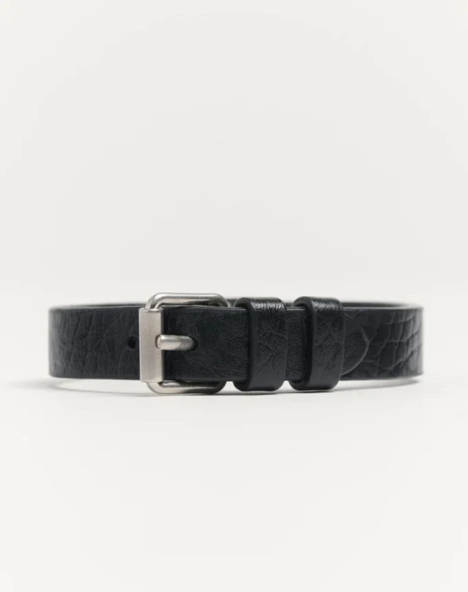 Vlogo Signature Grainy Calfskin Bracelet Vlogo Signature Grainy Calfskin Bracelet