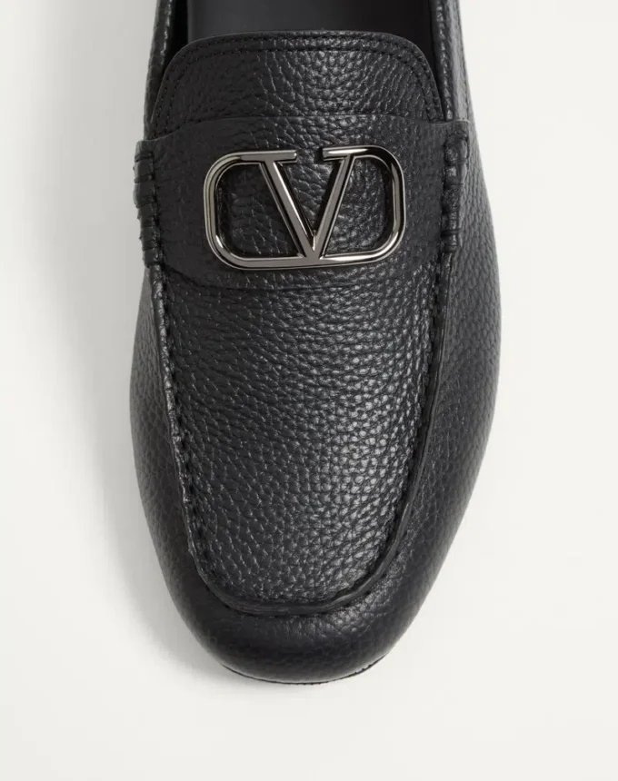 Vlogo Signature Grainy Calfskin Driving Shoe