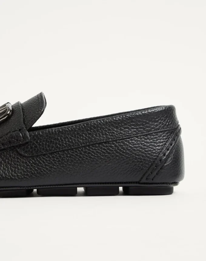 Vlogo Signature Grainy Calfskin Driving Shoe