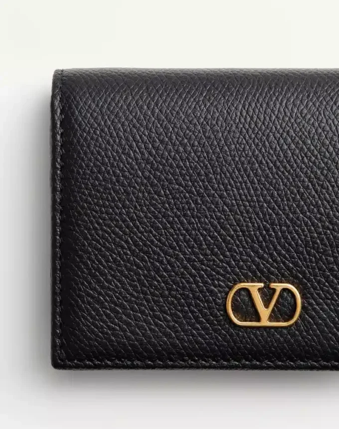 VLogo Signature Grainy Calfskin Wallet