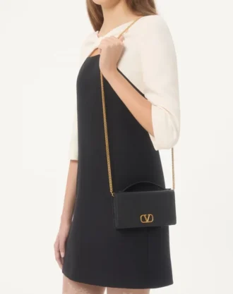 VLogo Signature Grainy Calfskin Wallet With Chain